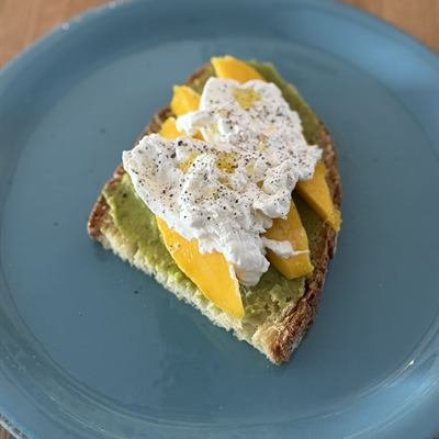 Ciabatta mit Guacamole, Mango und Burrata